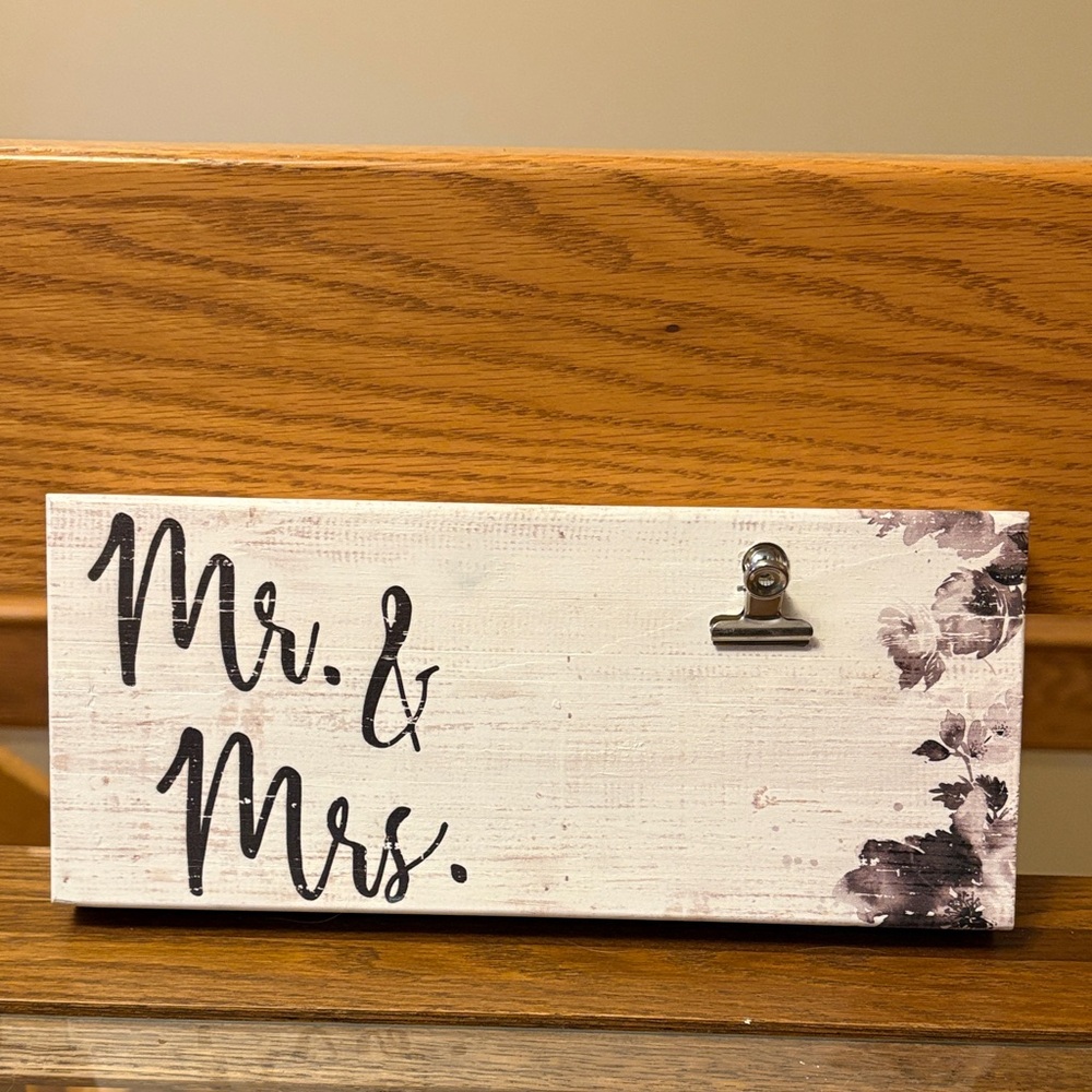 Elegant Mr. & Mrs. Wall Decor with Clip - White and Black